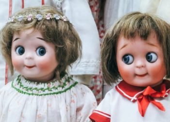 Custom bobble-head dolls
