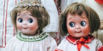 Custom bobble-head dolls