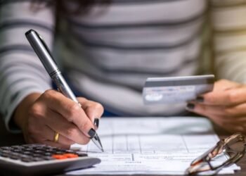 Calculate how much cost or spending have with credit cards.