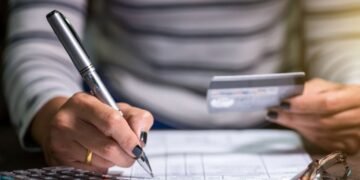 Calculate how much cost or spending have with credit cards.