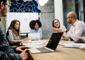 Customer Communication Channels to Use in Your Business