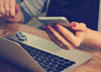 How to Transfer Photos From iPhone to Mac Without USB