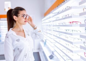 Choosing the Right Frame for Your Face Shape