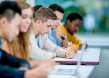 Ways To Balance Academics And Extracurricular Activities