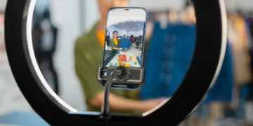 dynamic visuals for live broadcasting
