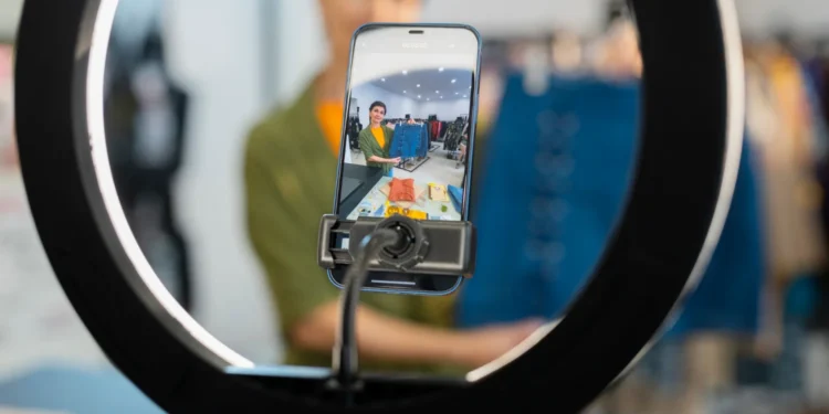 dynamic visuals for live broadcasting